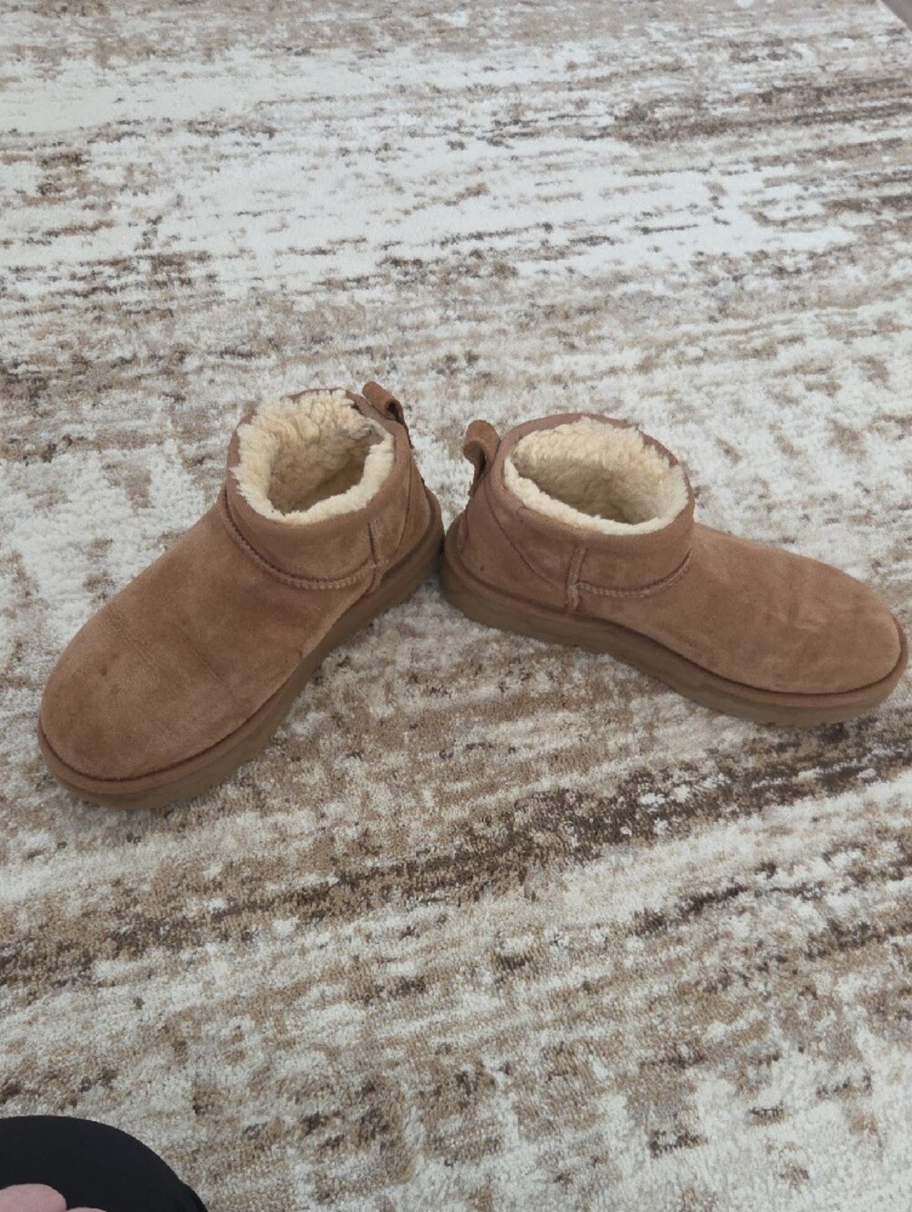UGG Classic Ultra Mini - Picture 8 of 8